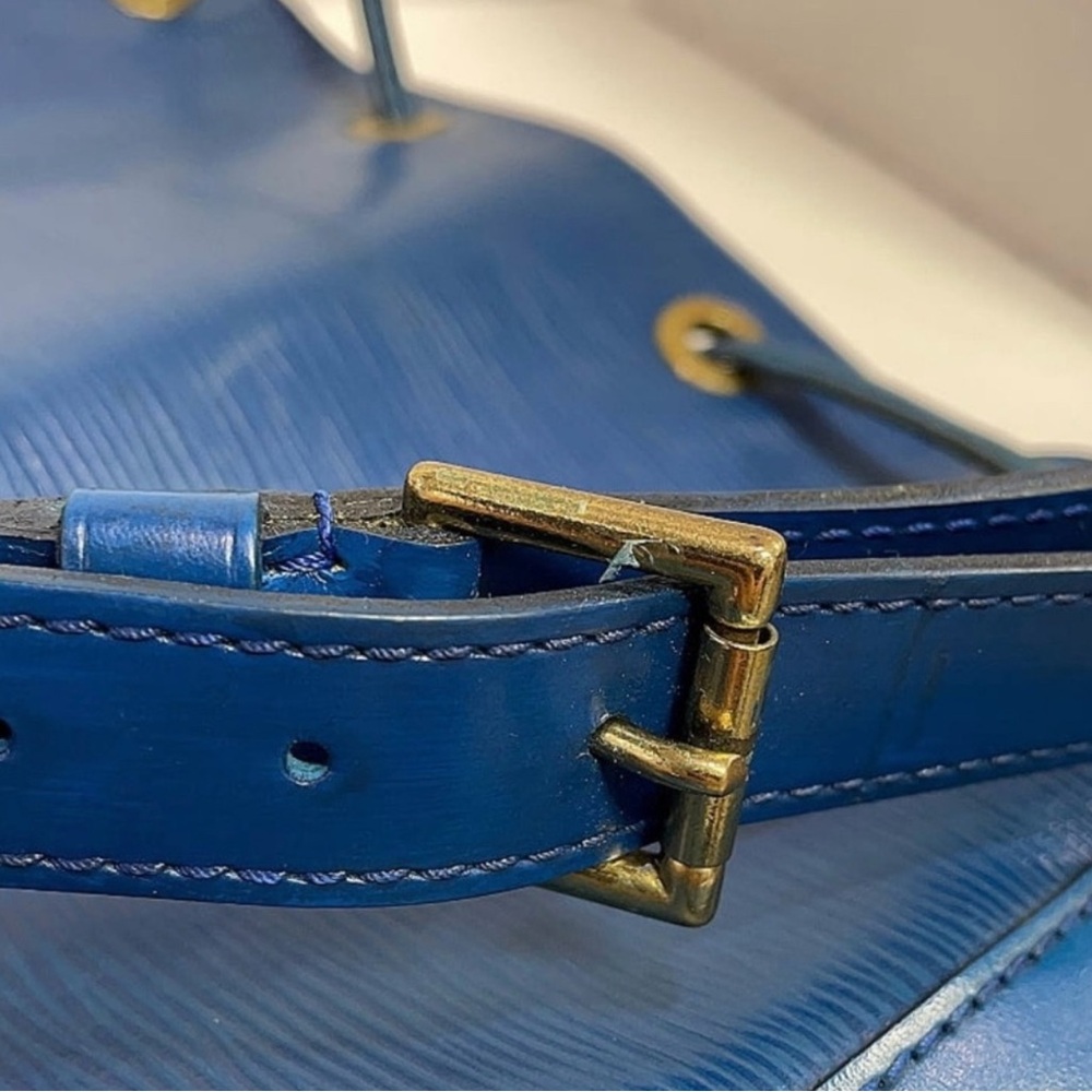 💙 💯Authentic LOuis Vuitton Blue Epi Noe GM 💙 - Picture 6 of 14